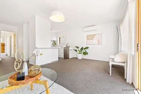 Photo of property in 2/56 Te Atatu Road, Te Atatu South, Auckland, 0610