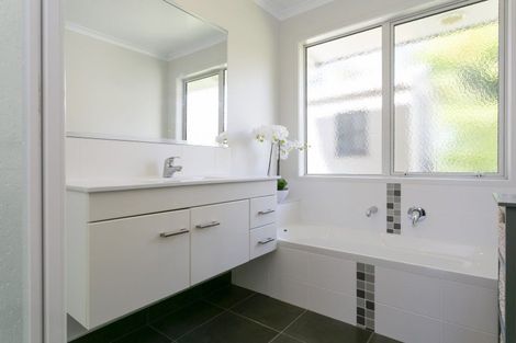 Photo of property in 10 Loloma Way, Wharewaka, Taupo, 3330