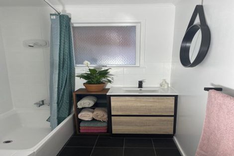 Photo of property in 25 Routley Drive, Glen Eden, Auckland, 0602