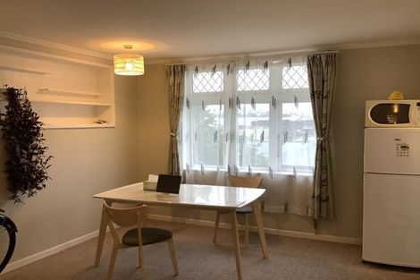 Photo of property in 18 Queens Drive, Kilbirnie, Wellington, 6022