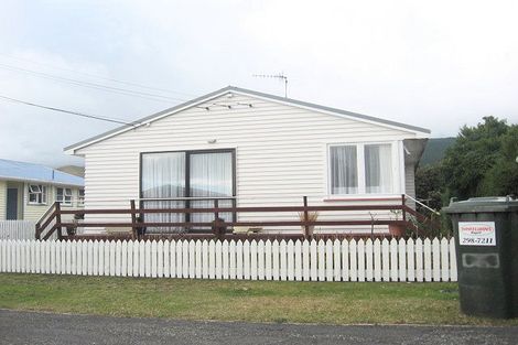 Photo of property in 134 Tilley Road, Paekakariki, 5034