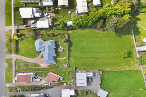Photo of property in 20 Paraekaretu Street, Hunterville, 4730