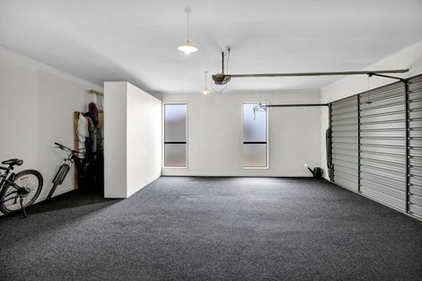 Photo of property in 3b Larsen Place, Merrilands, New Plymouth, 4312
