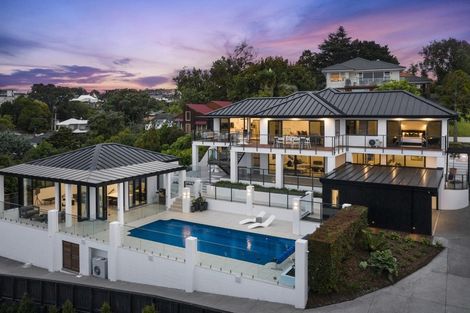 Photo of property in 35 Palmer Crescent, Mission Bay, Auckland, 1071