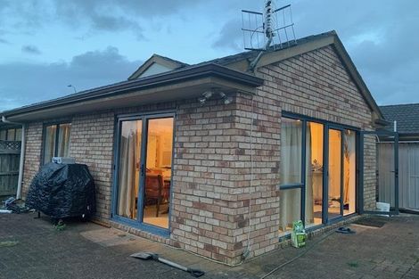 Photo of property in 86 Burswood Drive, Burswood, Auckland, 2013