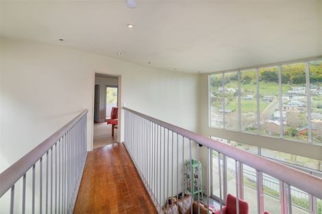 Photo of property in 4 Rockcrest Lane, Cashmere, Christchurch, 8022