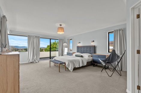 Photo of property in 41 Royal Oak Drive, Kelvin Grove, Palmerston North, 4414