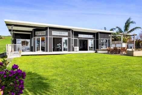 Photo of property in 81 Clearview Road, Lepperton, New Plymouth, 4373