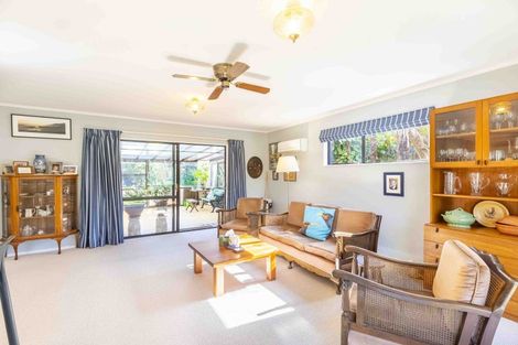 Photo of property in 3 The Avenue, Paraparaumu Beach, Paraparaumu, 5032