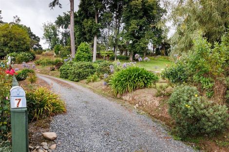 Photo of property in 7 Feltham Street, Hunterville, 4730