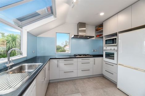 Photo of property in 31 Jubaea Place, Henderson, Auckland, 0610