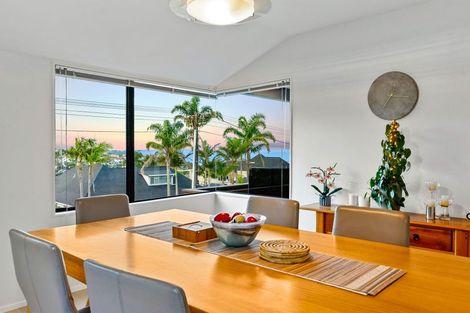 Photo of property in 43 Braemar Road, Rothesay Bay, Auckland, 0630