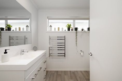 Photo of property in 29b Percy Road, Papamoa Beach, Papamoa, 3118