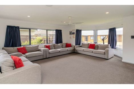 Photo of property in 21 Oakridge Drive, Kerikeri, 0230