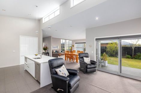 Photo of property in 52 Acacia Avenue, Rangiora, 7400