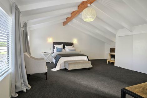 Photo of property in 118 Bleakhouse Road, Mellons Bay, Auckland, 2014