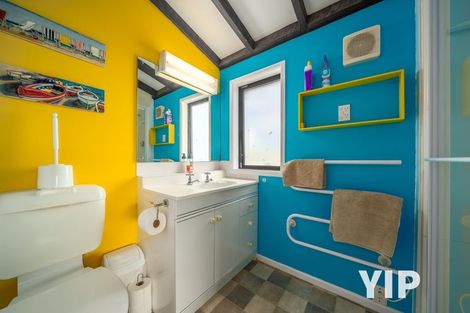 Photo of property in 16 Carluke Street, Paparangi, Wellington, 6037