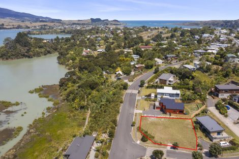 Photo of property in 1 Harakeke Place, Raglan, 3225