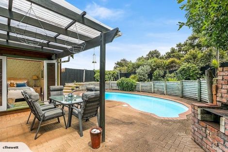 Photo of property in 1/5 Allender Drive, Torbay, Auckland, 0630