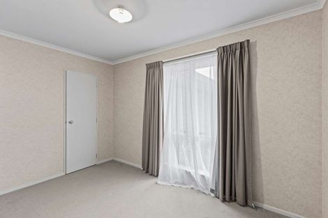 Photo of property in 5 Boston Parade, Kelvin Grove, Palmerston North, 4414