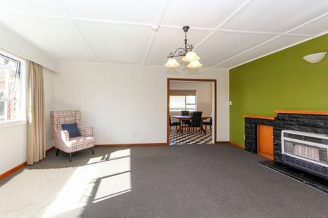 Photo of property in 11 Truby King Street, Merrilands, New Plymouth, 4312