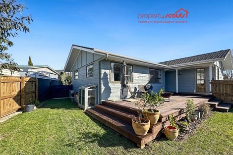 Photo of property in 2 Whitechapel Grove, Stokes Valley, Lower Hutt, 5019