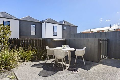 Photo of property in 19/6 Oswald Crescent, Paparangi, Wellington, 6037
