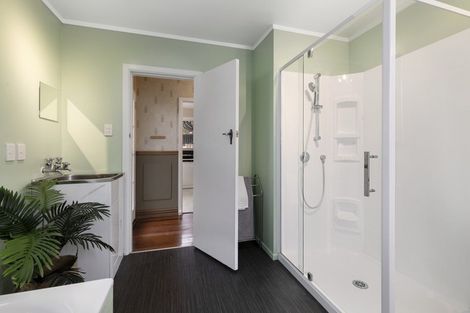 Photo of property in 207 Miromiro Road, Normandale, Lower Hutt, 5010