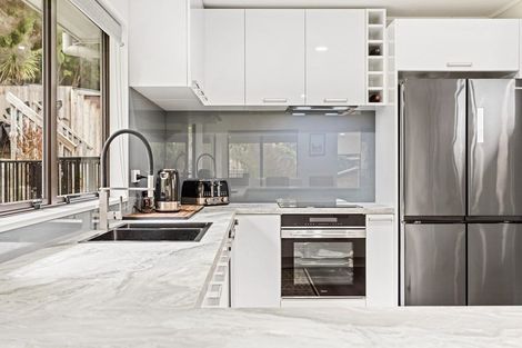 Photo of property in 9 Dee Place, Torbay, Auckland, 0630