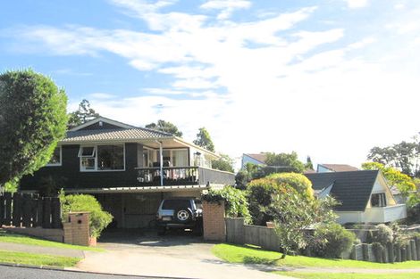 Photo of property in 8 Pickwick Parade, Mellons Bay, Auckland, 2014