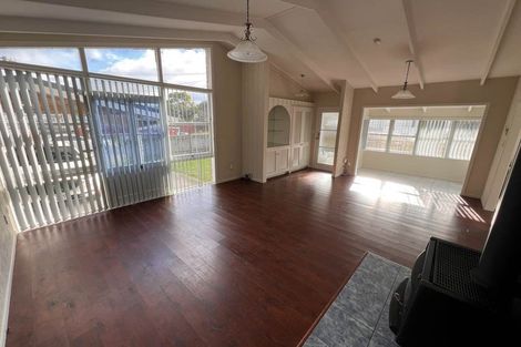 Photo of property in 6 Braeburn Place, Takanini, 2112