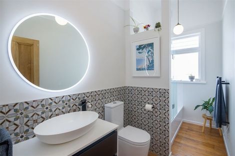 Photo of property in 52 Stanley Street, Berhampore, Wellington, 6023