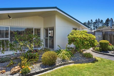 Photo of property in 25 Puriri Crescent, Edgecumbe, 3120
