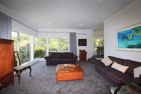 Photo of property in 10 Woodfern Crescent, Titirangi, Auckland, 0604