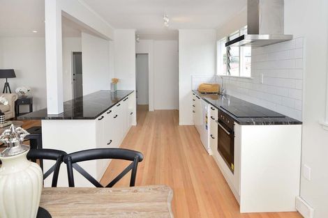 Photo of property in 1/694 East Coast Road, Pinehill, Auckland, 0632