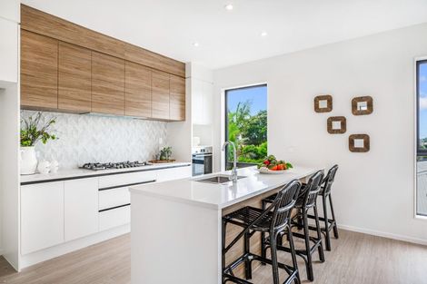 Photo of property in 16a Sheridan Drive, New Lynn, Auckland, 0600
