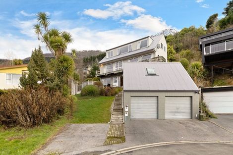 Photo of property in 32 Avalon Crescent, Fernhill, Queenstown, 9300