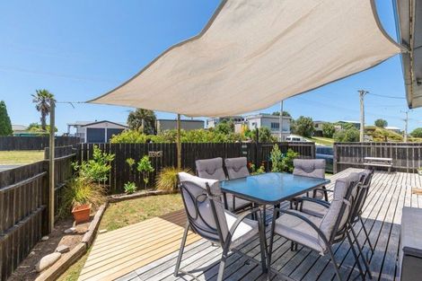 Photo of property in 126 Pukehina Parade, Pukehina, Te Puke, 3189