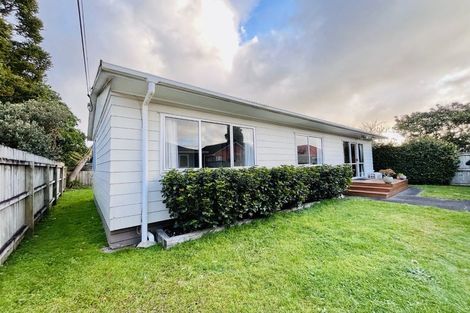 Photo of property in 2/60 Taikata Road, Te Atatu Peninsula, Auckland, 0610