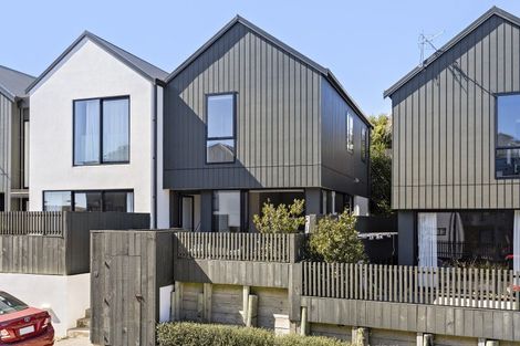 Photo of property in 19/6 Oswald Crescent, Paparangi, Wellington, 6037