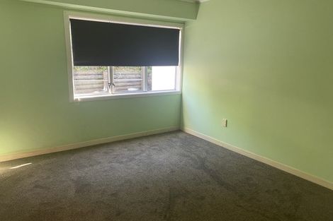 Photo of property in 2/15 Lambrown Drive, Totara Vale, Auckland, 0629