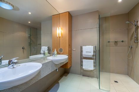 Photo of property in 27 Ocean View Road, Milford, Auckland, 0620