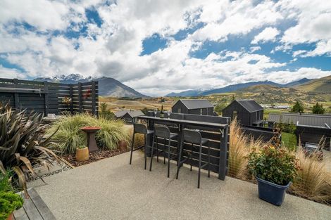 Photo of property in 35 Double Cone Road, Jacks Point, Queenstown, 9371