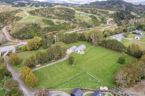 Photo of property in 405 Paekakariki Hill Road, Paekakariki Hill, Porirua, 5381