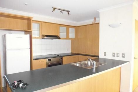 Photo of property in Endeavour Apartments, 24/125 Thorndon Quay, Pipitea, Wellington, 6011