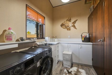 Photo of property in 2 Exeter Place, Tihiotonga, Rotorua, 3015