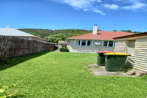 Photo of property in 55 Strand Crescent, Naenae, Lower Hutt, 5011