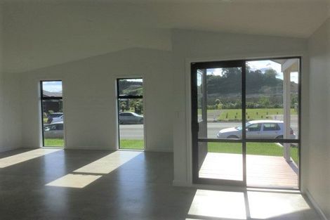 Photo of property in 3 Rochfort Crescent, Pyes Pa, Tauranga, 3112