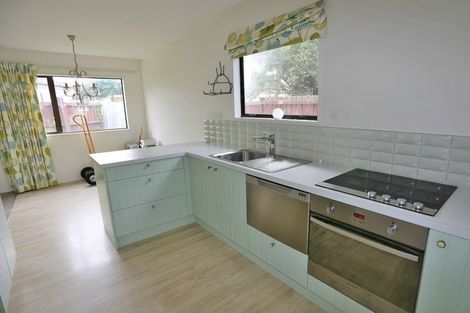 Photo of property in 1/36 Pitcairn Crescent, Bryndwr, Christchurch, 8053