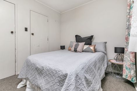 Photo of property in 1/25 Peach Road, Glenfield, Auckland, 0629